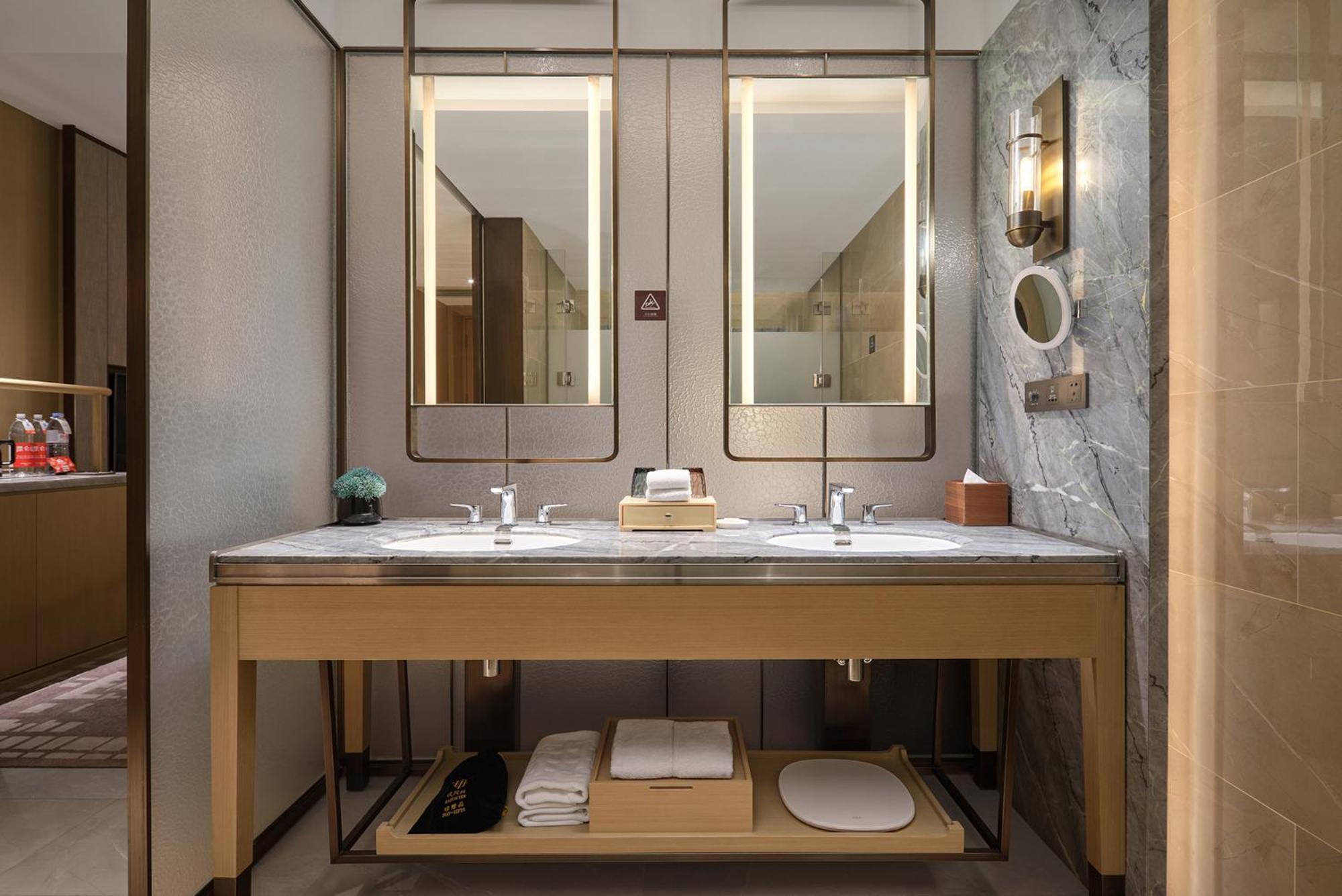 Dongguan Dongcheng International Hotel - Free Shuttle Buses For Executive Room Guests During Canton Fair Eksteriør bilde