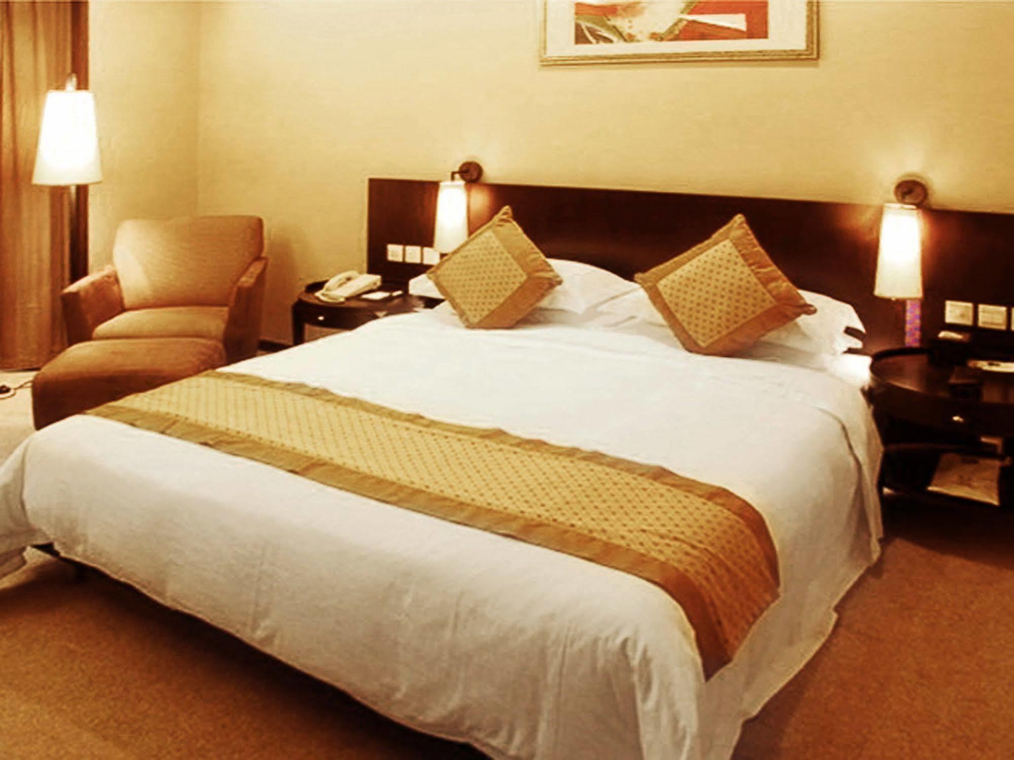 Dongguan Dongcheng International Hotel - Free Shuttle Buses For Executive Room Guests During Canton Fair Eksteriør bilde